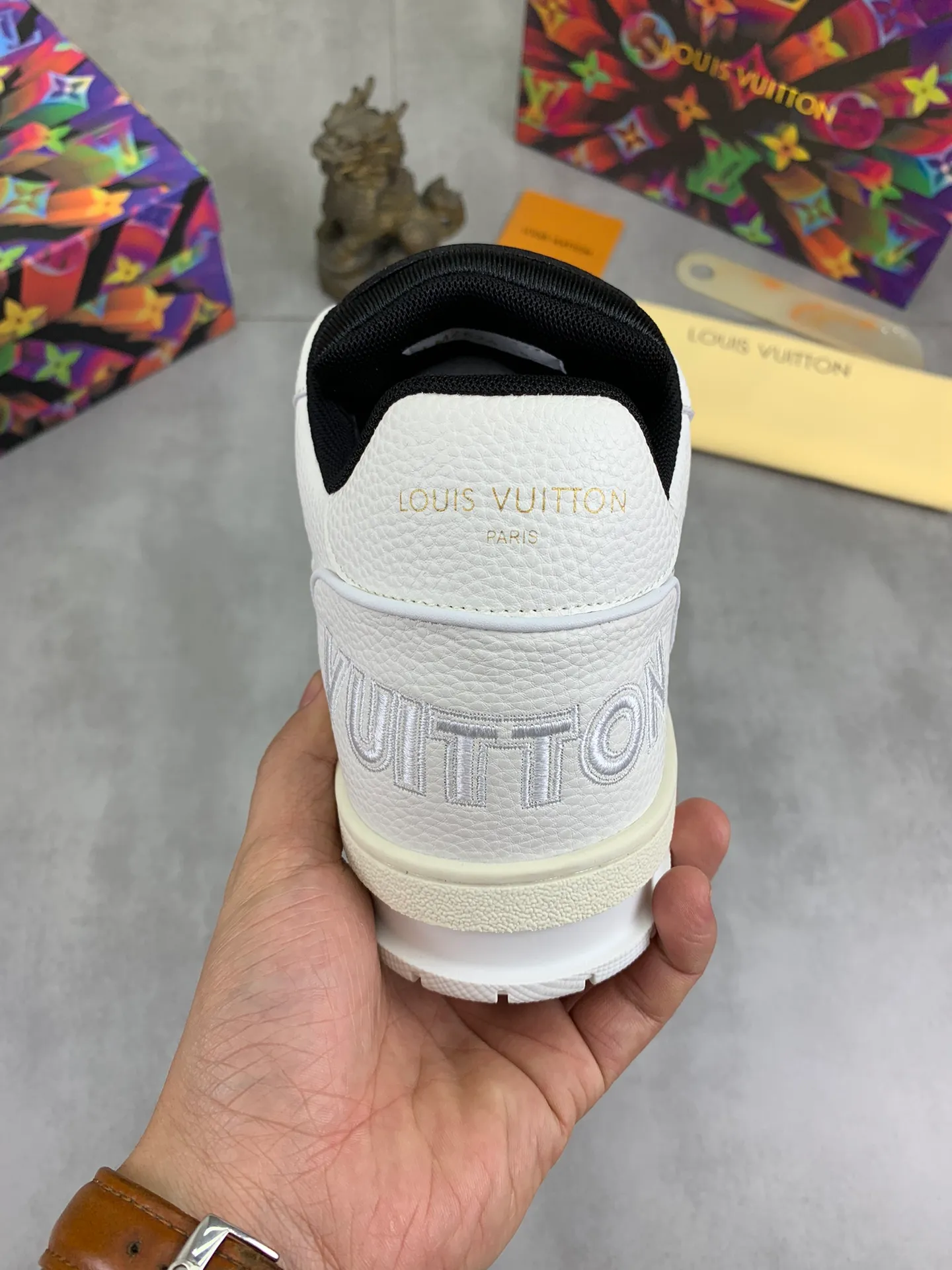 Men's shoes 💰P580 New style 💰💎💎Latest color High version 2025Louis*Vuitto* LV Traine Catwalk TRAINER outsole and fabric private model A shoe that definitely costs a lot of money and effort. This series was designed after the arrival of Vifgil. It is favored by many fans every season. Original TPU outsole Original packaging Men's size: 38-45 (46 can be customized) Color: 3️⃣ colors available (available from stock, super fast delivery)